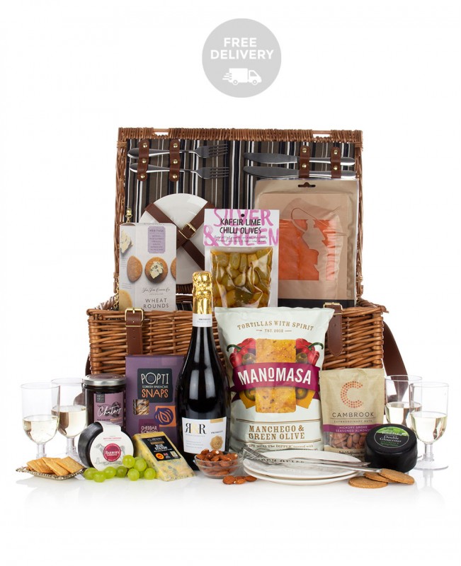 Traditional English Country Picnic Gift Hamper Basket